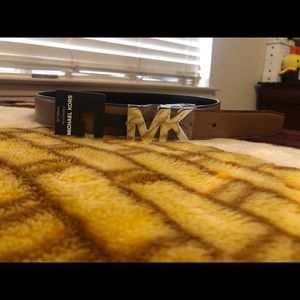 Michael Kors Men's Reversible Logo Buckle Belt Size 32